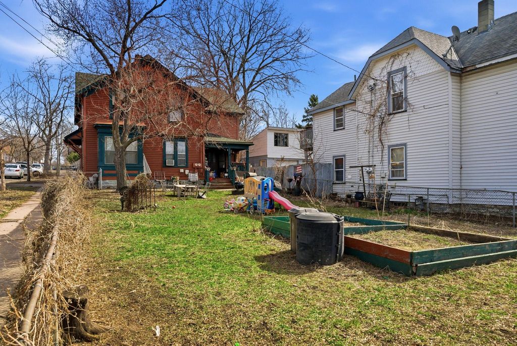 Photo of 682 4th Street E, Saint Paul, MN 55106 (MLS # 7074606)