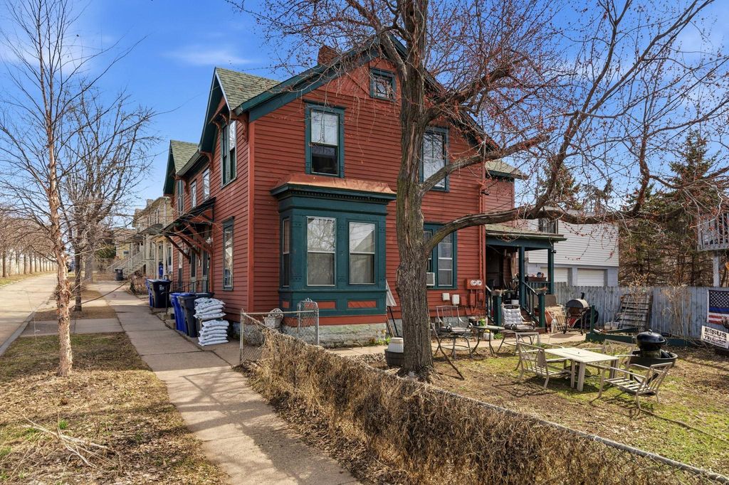 Photo of 682 4th Street E, Saint Paul, MN 55106 (MLS # 7074606)