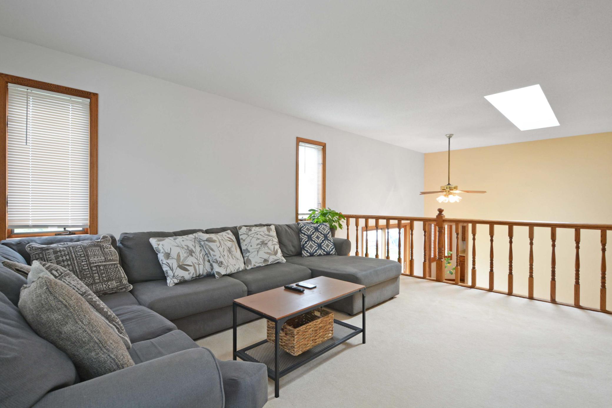 1865 Deer Hills Trail