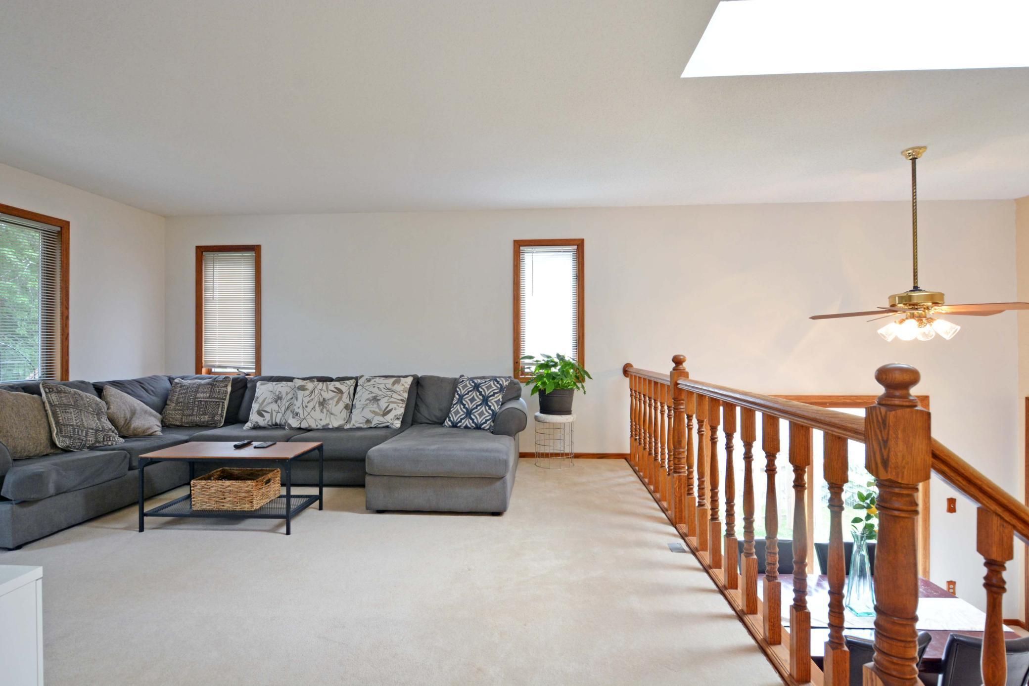1865 Deer Hills Trail
