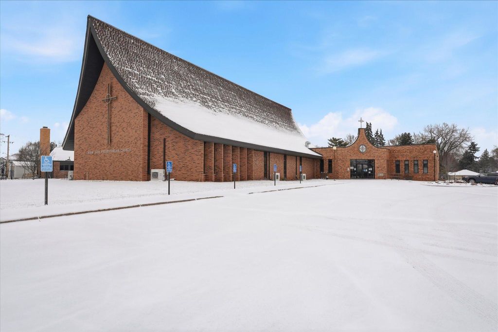 Photo of 965 Larpenteur Avenue W, Roseville, MN 55113 (MLS # 7034910)