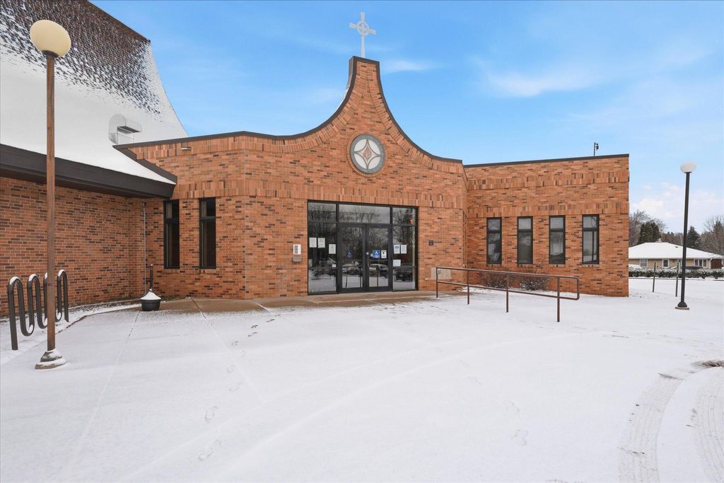 Photo of 965 Larpenteur Avenue W, Roseville, MN 55113 (MLS # 7034910)