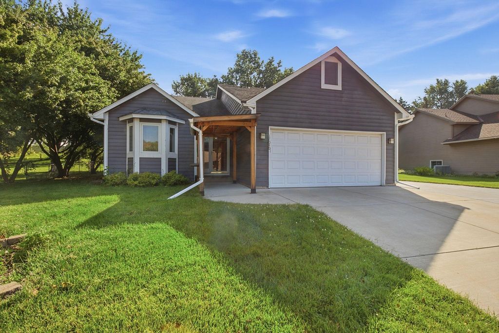 Photo of 17040 Glencoe Avenue, Lakeville, MN 55044 (MLS # 7091336)