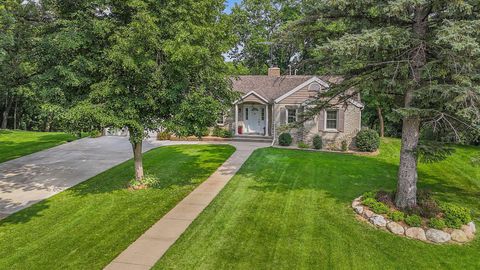 Photo of 611 22nd Street S, Saint Cloud, MN 56301 (MLS # 7058613)