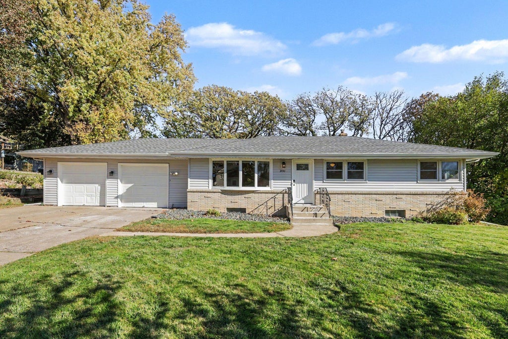 Photo of 2050 Farrington Street, Roseville, MN 55113 (MLS # 7077621)