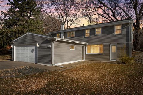 2130 Douglas Drive N Golden Valley MN 55422