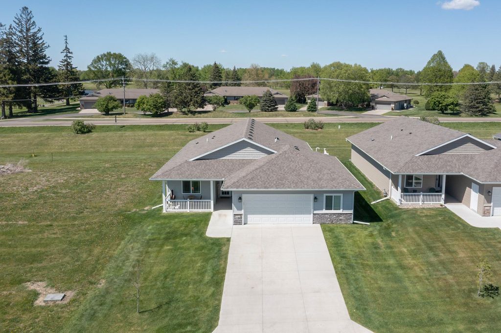 Photo of 1552 Eagle Ridge Street NE, Owatonna, MN 55060 (MLS # 7069436)