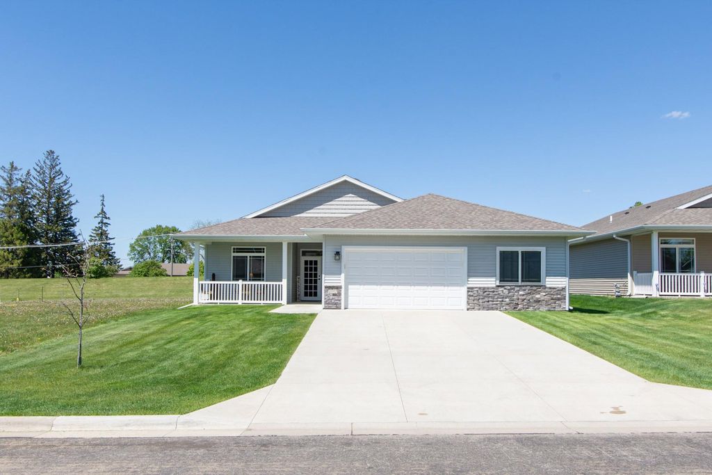 Photo of 1552 Eagle Ridge Street NE, Owatonna, MN 55060 (MLS # 7069436)