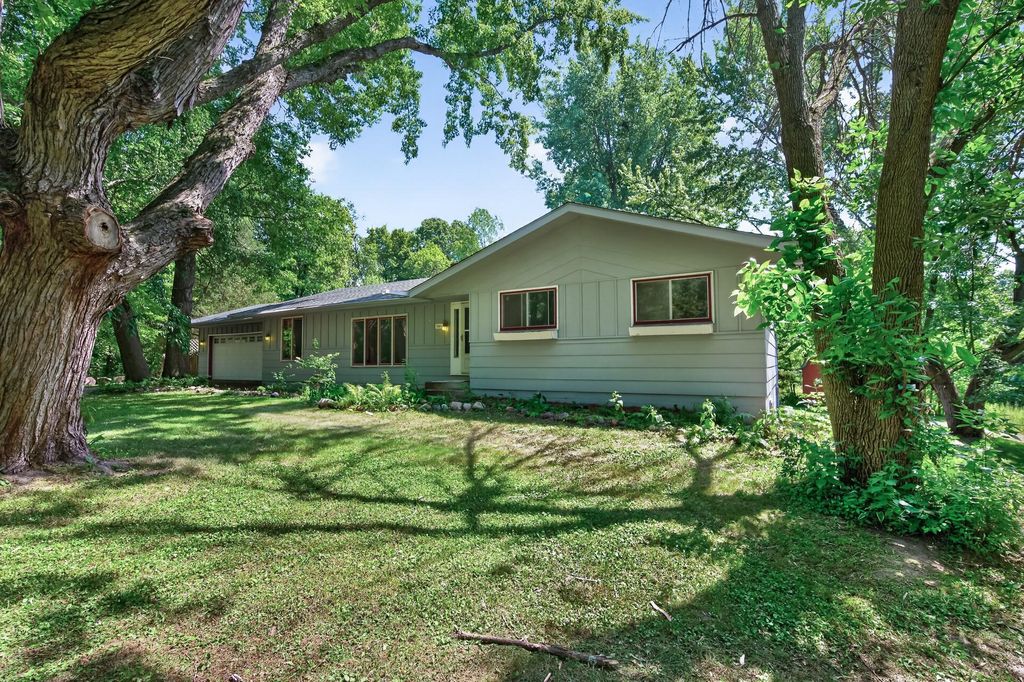 Photo of 3948 Sunshine Drive, Oak Grove, MN 55303 (MLS # 7112227)