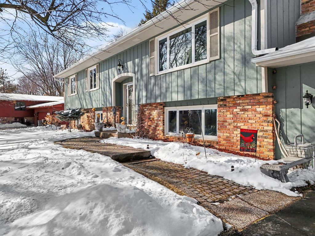 Photo of 630 Tyrol Lane, Shakopee, MN 55379 (MLS # 7026573)