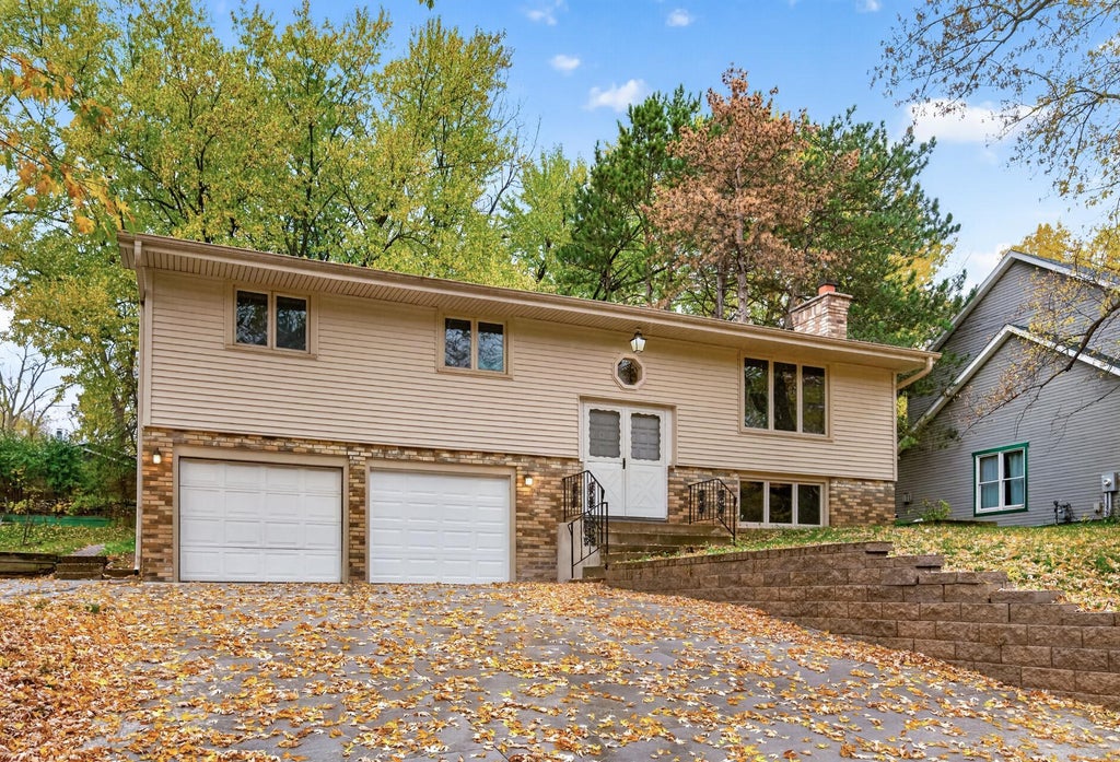 Photo of 2187 Springside Drive E, Saint Paul, MN 55119 (MLS # 7165237)