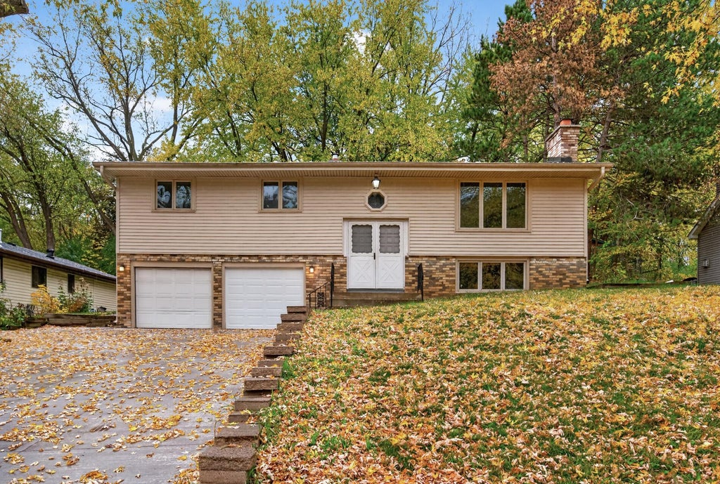 Photo of 2187 Springside Drive E, Saint Paul, MN 55119 (MLS # 7165237)