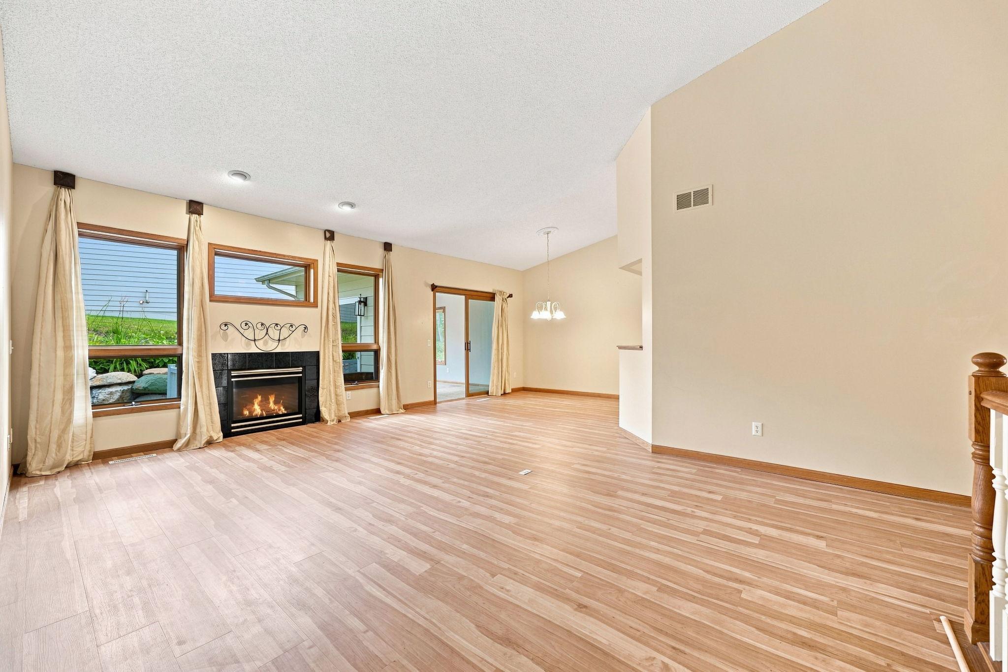 833 Southcross Drive E