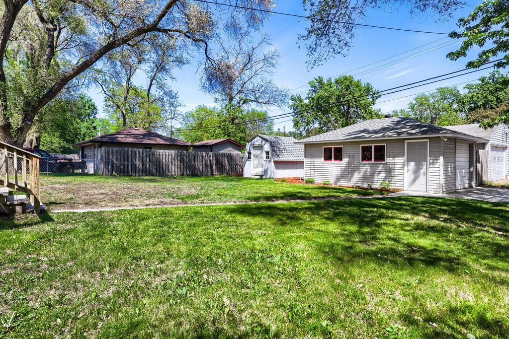 Photo of 5400 Knox Avenue N, Brooklyn Center, MN 55430 (MLS # 7079272)