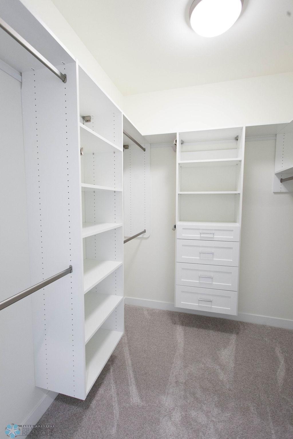 West Fargo, North Dakota 58078, United States, 3 Bedrooms Bedrooms, ,3 BathroomsBathrooms,Residential,Pending Sale,257234