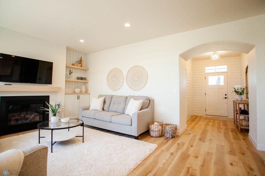 West Fargo, North Dakota 58078, United States, 3 Bedrooms Bedrooms, ,3 BathroomsBathrooms,Residential,Pending Sale,257234