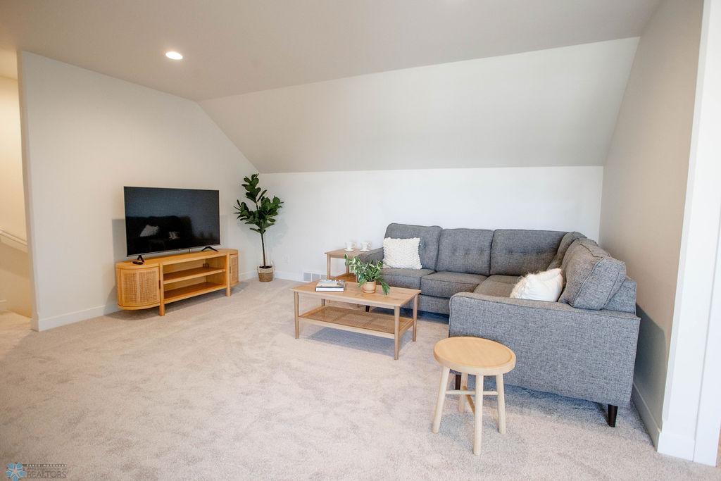 West Fargo, North Dakota 58078, United States, 3 Bedrooms Bedrooms, ,3 BathroomsBathrooms,Residential,Pending Sale,257234