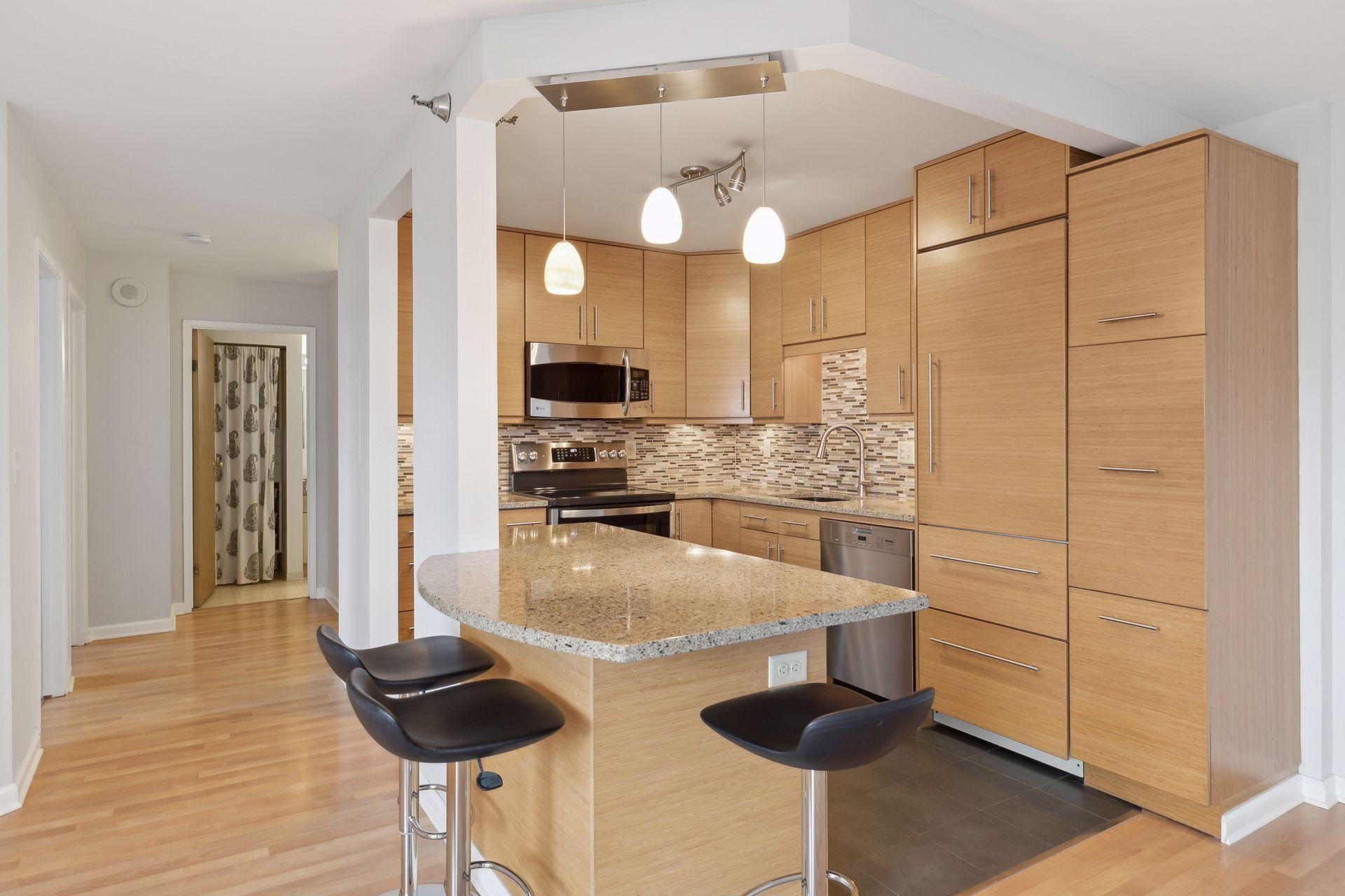 78 10th Street E 1002