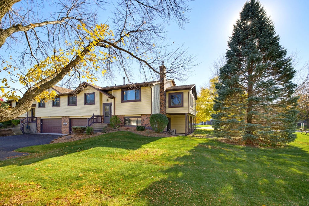 Photo of 5593 Donegal Drive, Shoreview, MN 55126 (MLS # 7163934)