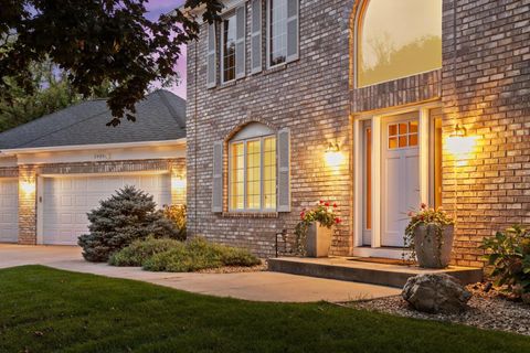 2489 Mendota Heights Circle Mendota Heights MN 55120