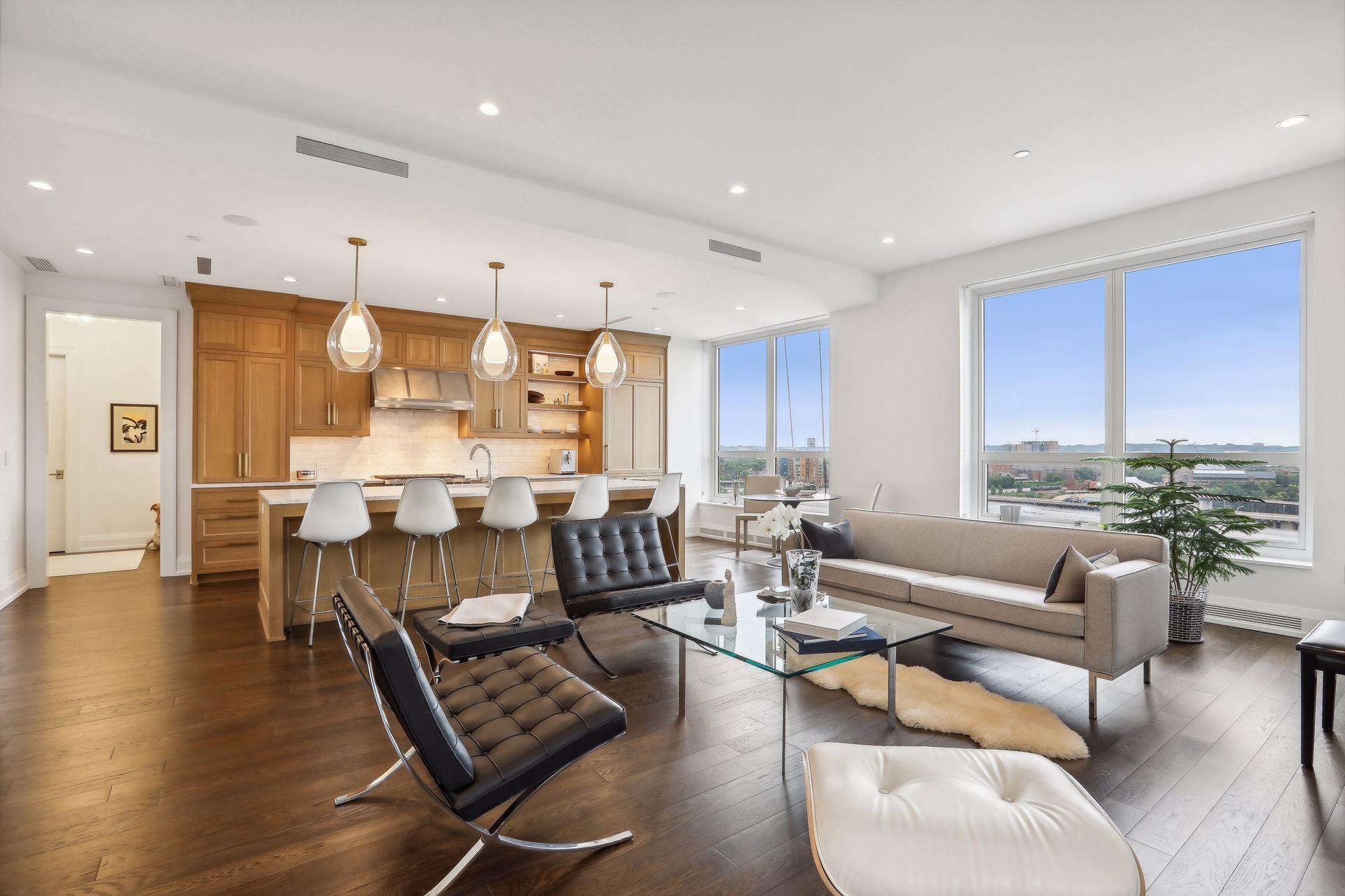 1111 W River Parkway 12E