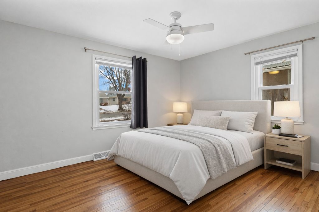 Photo of 2128 Reaney Avenue E, Saint Paul, MN 55119 (MLS # 7012775)