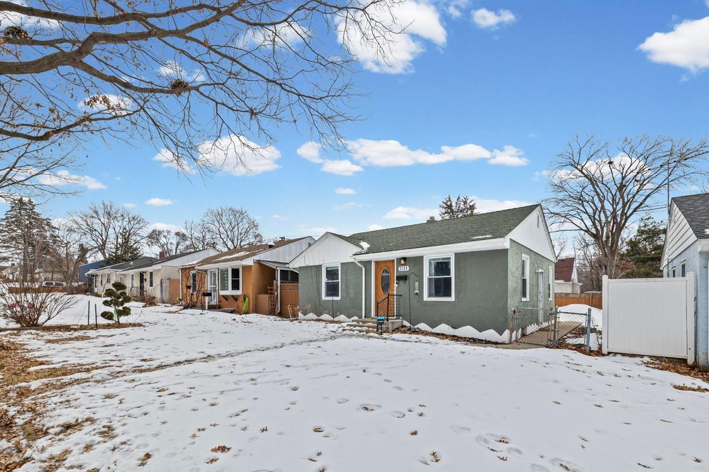 Photo of 2128 Reaney Avenue E, Saint Paul, MN 55119 (MLS # 7012775)