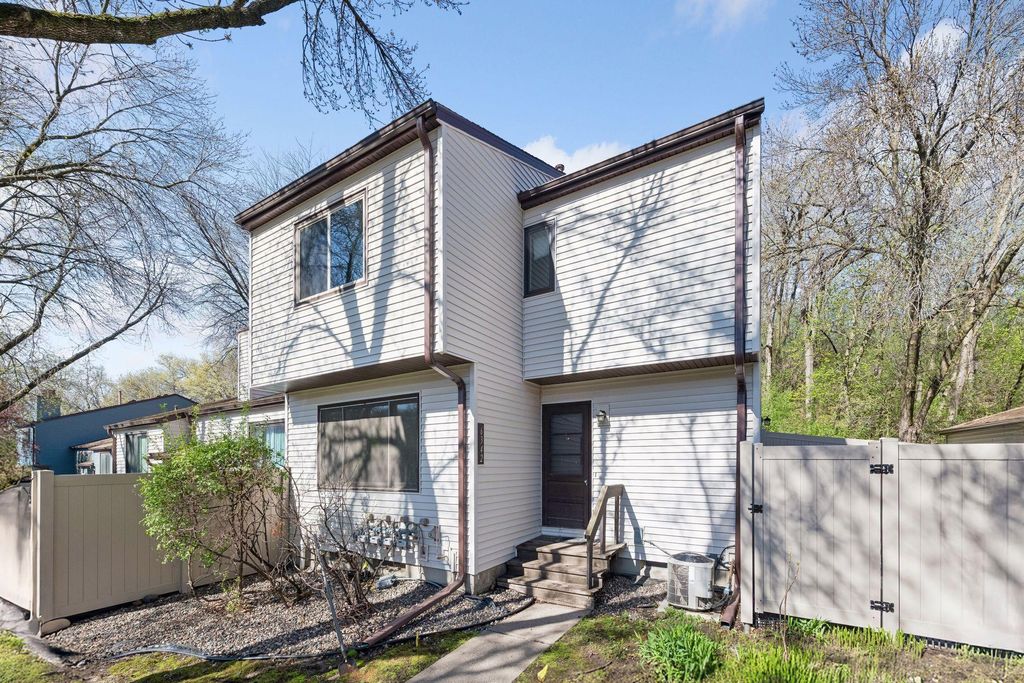 Photo of 6342 Saint Johns Drive, Eden Prairie, MN 55346 (MLS # 7065623)