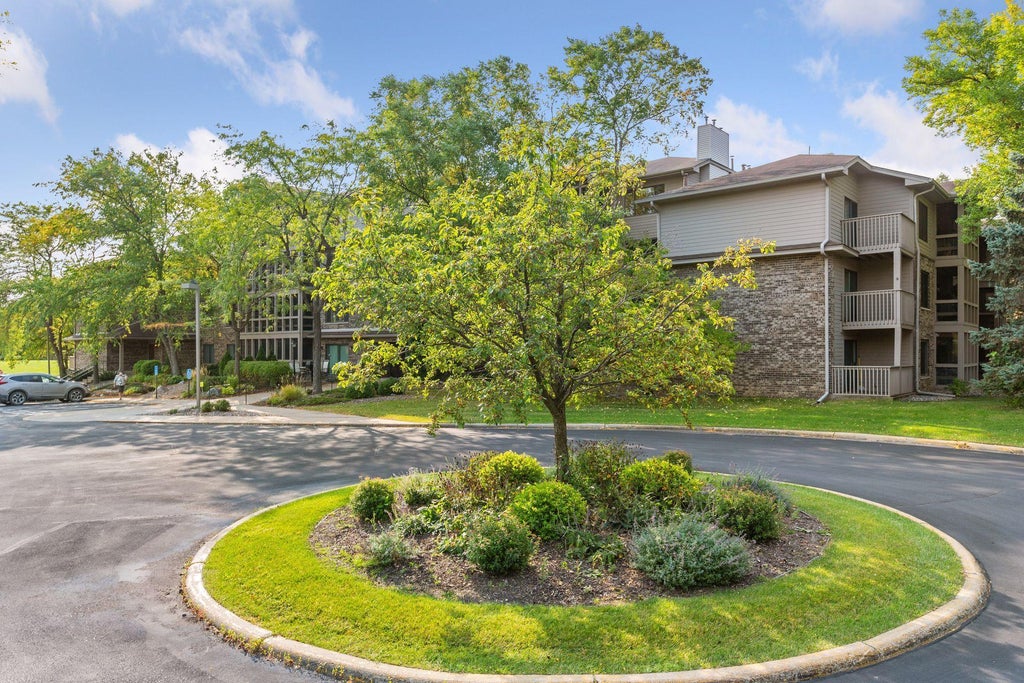 Photo of 3801 W 98th Street #208, Bloomington, MN 55431 (MLS # 7155440)