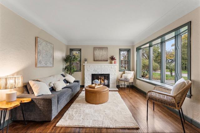 Photo of 940 Grandview Avenue W, Roseville, MN 55113 (MLS # 7164808)