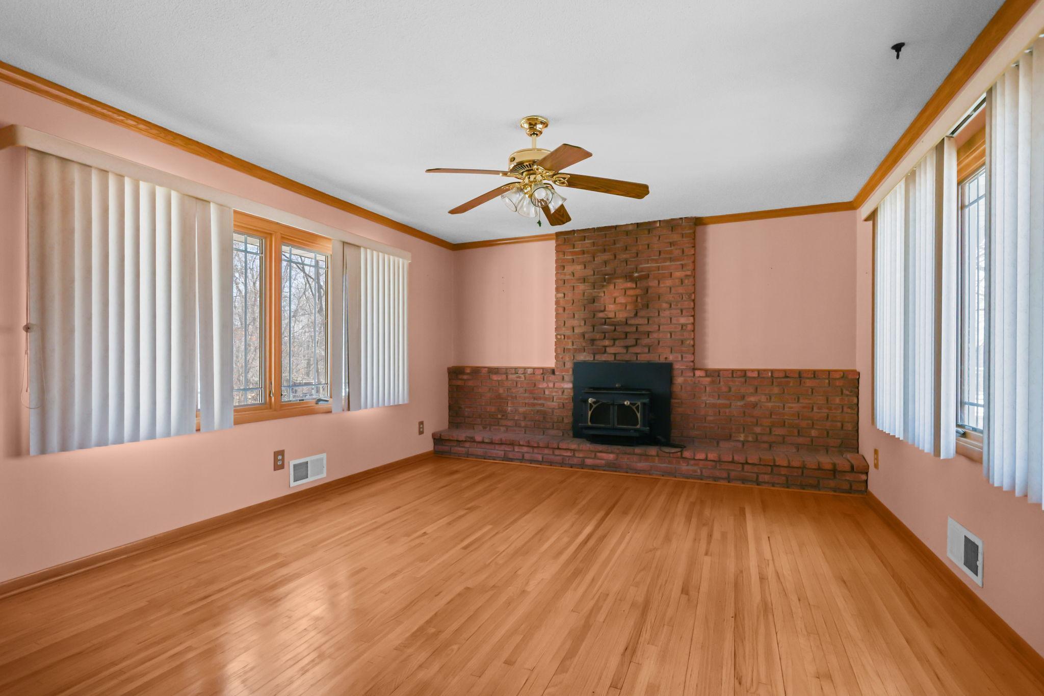 1516 Briarwood Lane NE