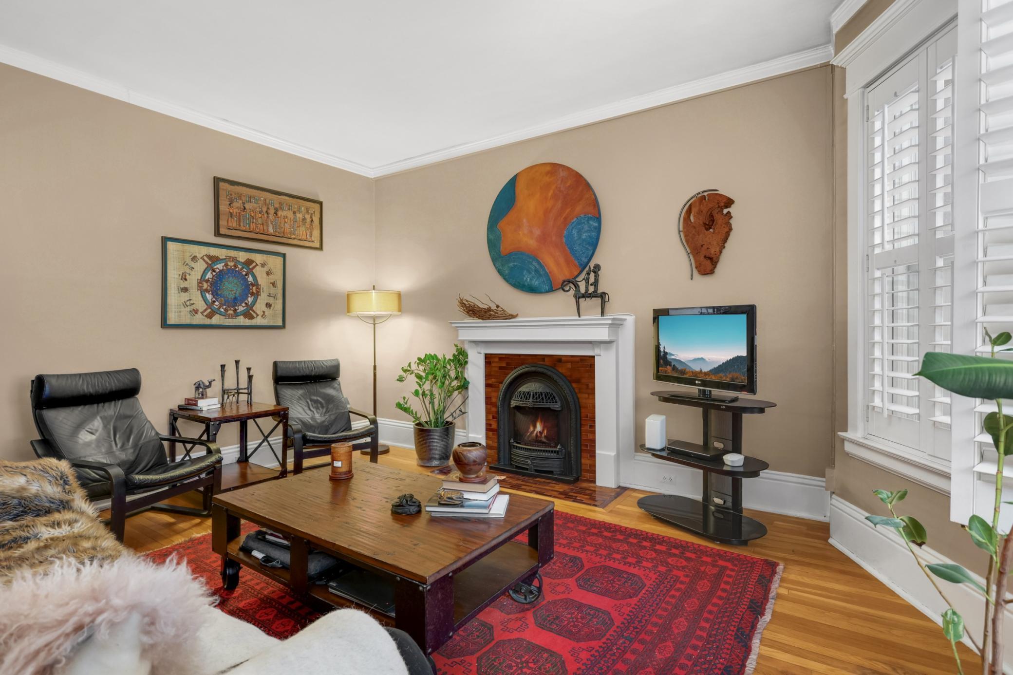 30 Saint Albans Street S 2A