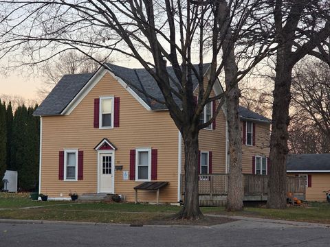 Photo of 145 Milwaukee Avenue SW, Hutchinson, MN 55350 (MLS # 7074635)