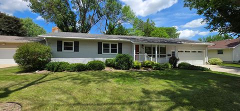 Photo of 102 Southview Drive, Marshall, MN 56258 (MLS # 7092714)