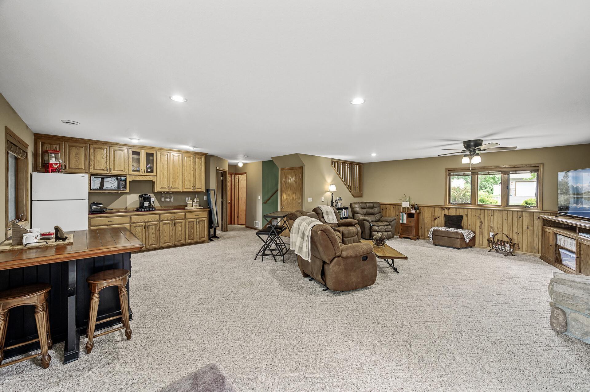3894 Kestrel Street SW