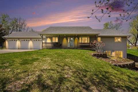 Photo of 9910 Brookview Road, Woodbury, MN 55125 (MLS # 7049172)