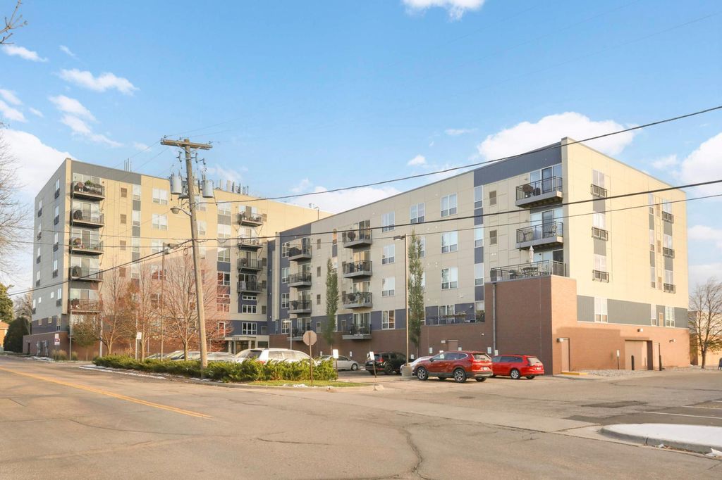 Photo of 1502 5th Street N #702, Hopkins, MN 55305 (MLS # 7065585)