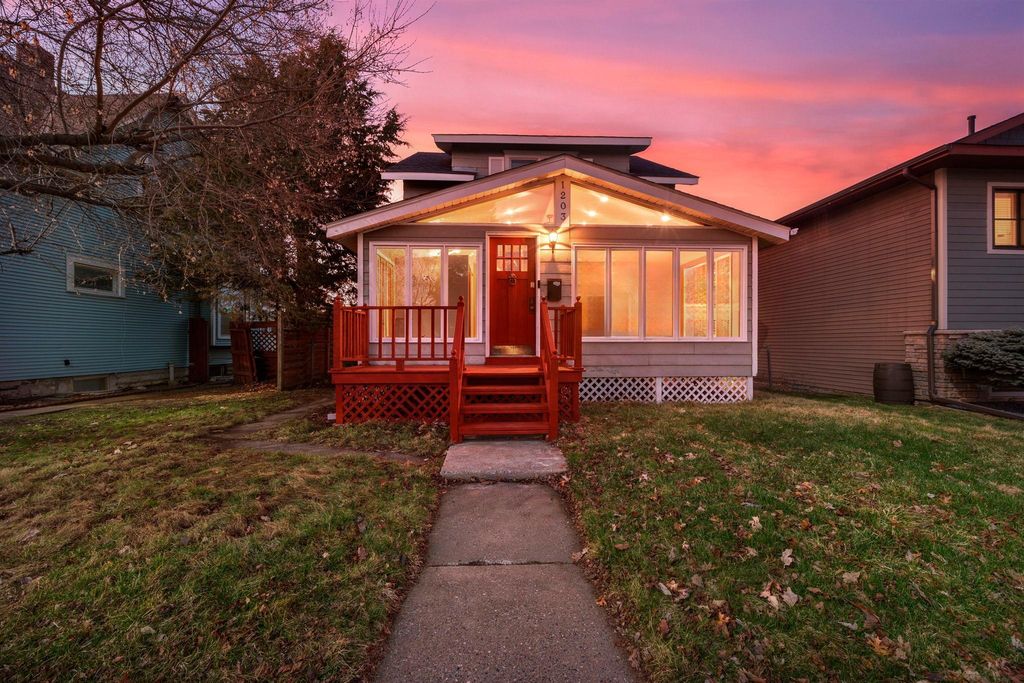 Photo of 1203 Juno Avenue, Saint Paul, MN 55116 (MLS # 7029542)