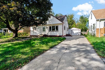 63 Iowa Avenue W Saint Paul MN 55117