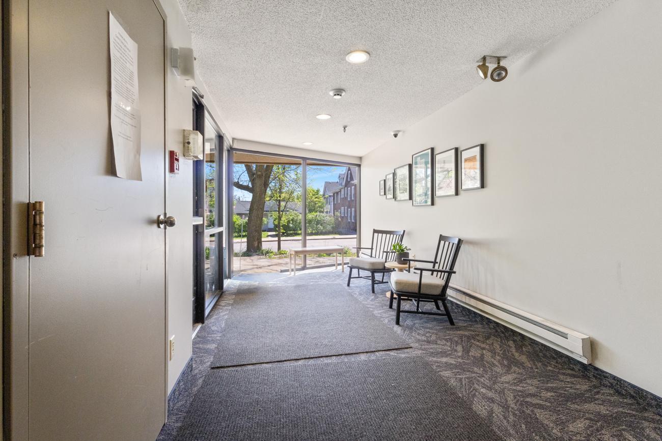 232 W Franklin Avenue 205