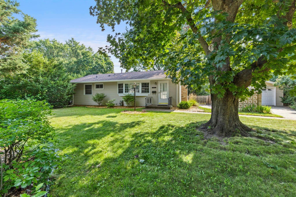 Photo of 10433 Washburn Avenue S, Bloomington, MN 55431 (MLS # 7069162)