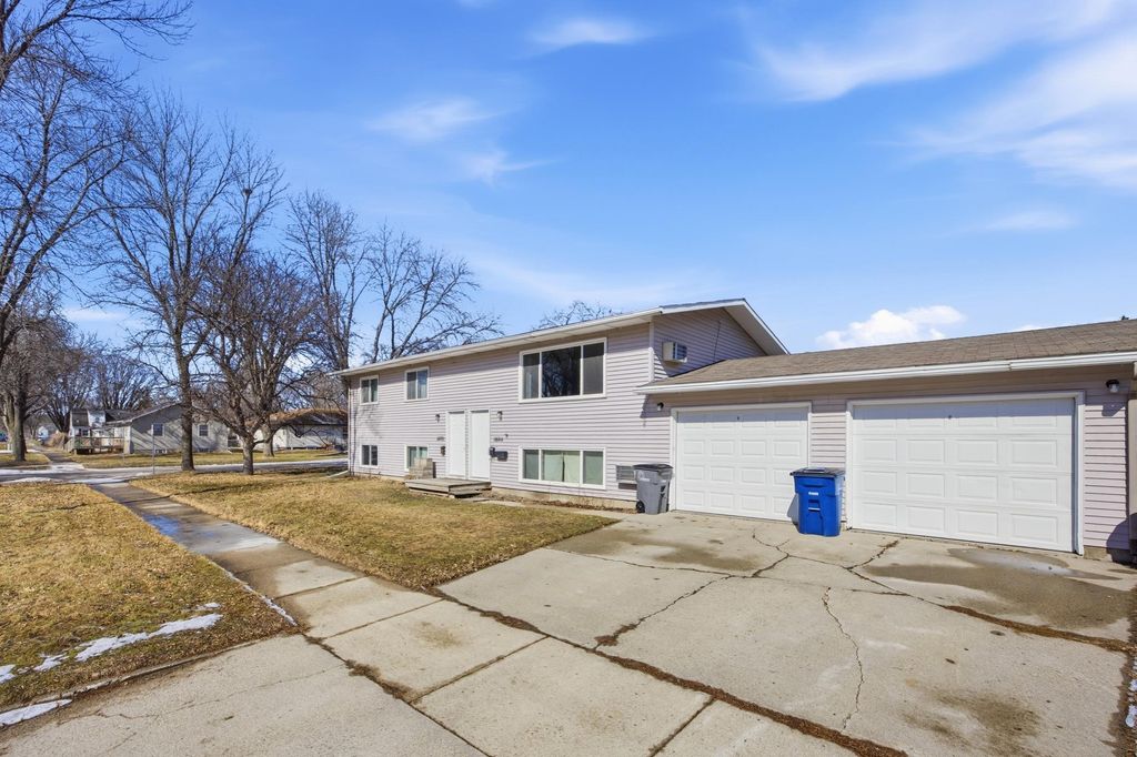 Photo of 1602 6th Avenue N, Moorhead, MN 56560 (MLS # 7039333)