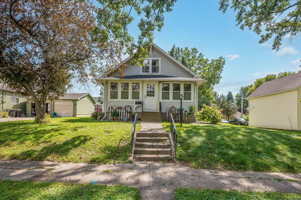 Photo of 315 W 6th Street, Blue Earth, MN 56013 (MLS # 7133406)