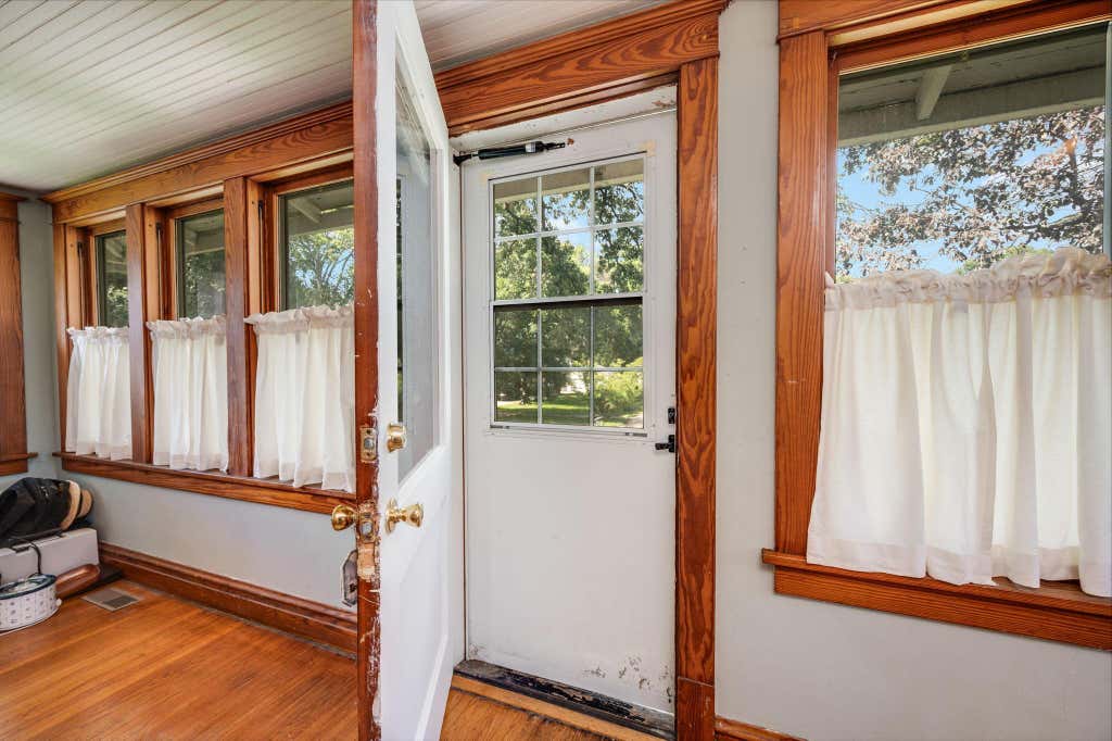 Photo of 315 W 6th Street, Blue Earth, MN 56013 (MLS # 7133406)
