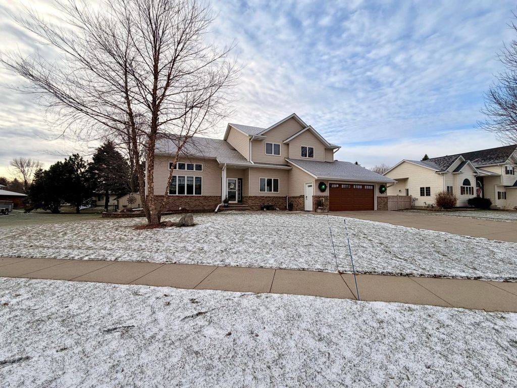 Photo of 1085 Briarwood Drive, Worthington, MN 56187 (MLS # 6826614)