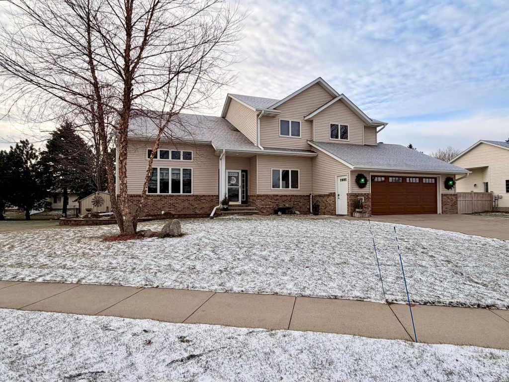 Photo of 1085 Briarwood Drive, Worthington, MN 56187 (MLS # 6826614)