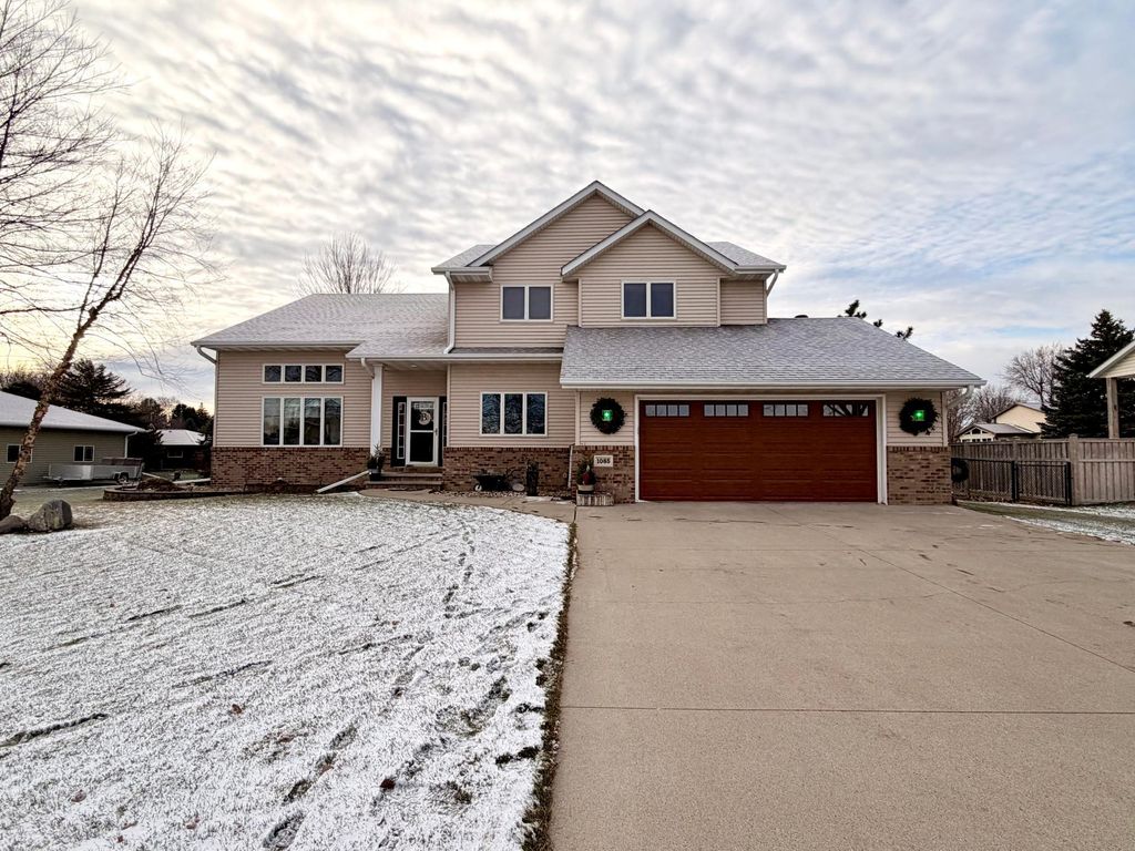Photo of 1085 Briarwood Drive, Worthington, MN 56187 (MLS # 6826614)