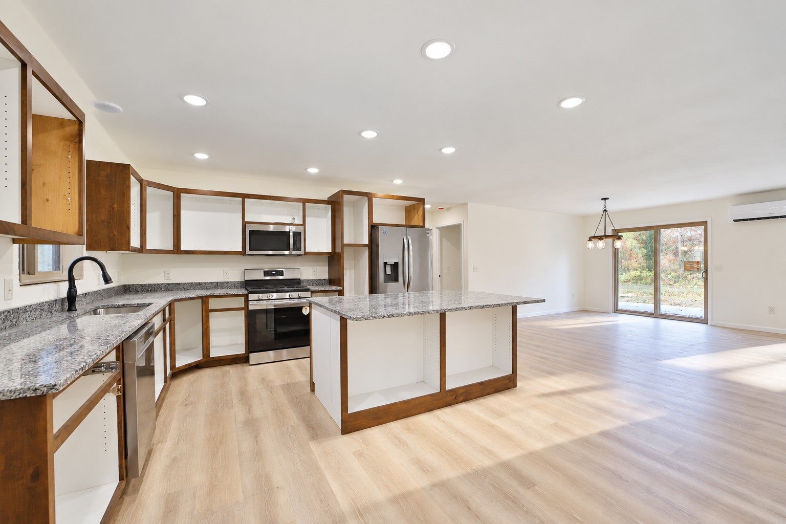 10900 1st Street Circle