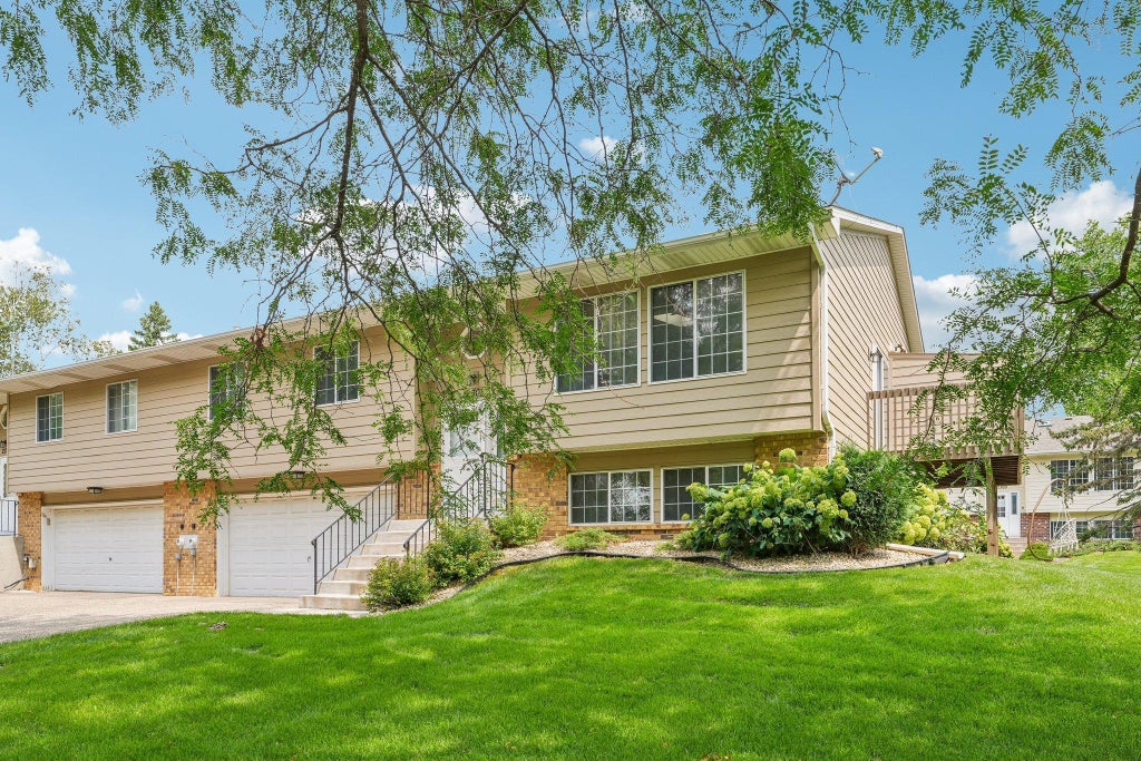 Photo of 2301 Mailand Road E, Maplewood, MN 55119 (MLS # 7122598)