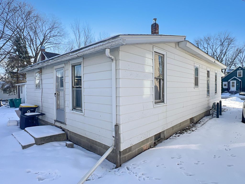 Photo of 405 Victoria Street, Fairmont, MN 56031 (MLS # 7018229)